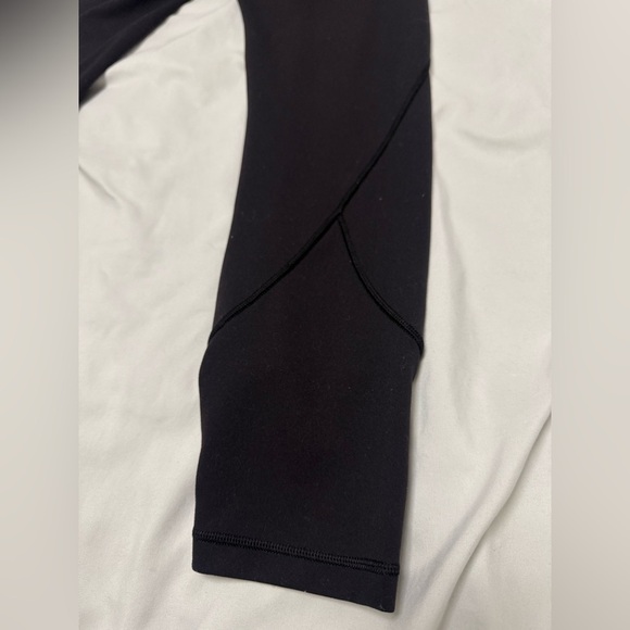 Lululemon In Movement 7/8 Tight *Everlux 25" - Picture 8 of 10